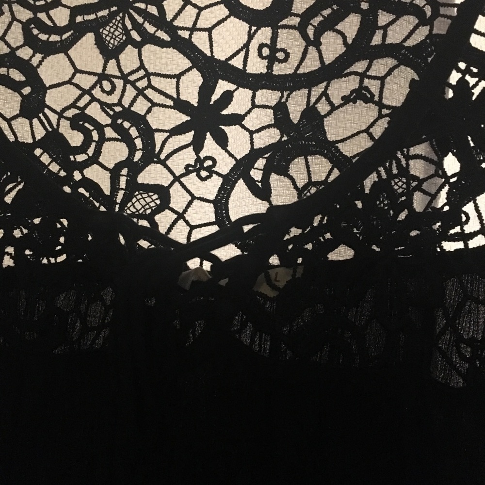 Hollister black lace top - Picture 2 of 4